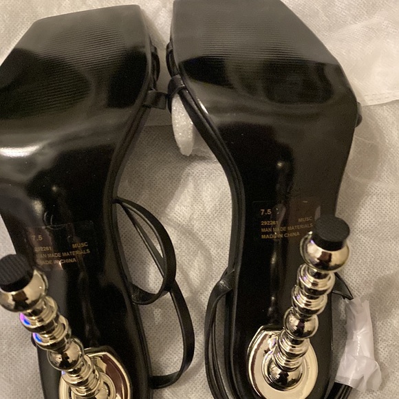 FashionNova women size 7 1/2 - Picture 3 of 5